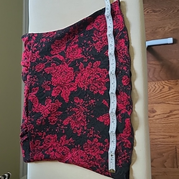 Pretty lace top with cap sleeves - Picture 9 of 9